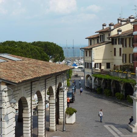 Appartamento Palazzo Del Provveditore Vista Lago ديسينسانو ديل غاردا المظهر الخارجي الصورة