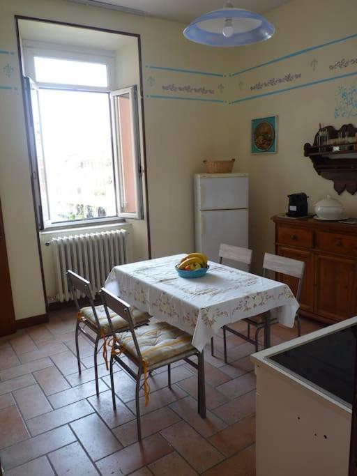Appartamento Palazzo Del Provveditore Vista Lago ديسينسانو ديل غاردا المظهر الخارجي الصورة